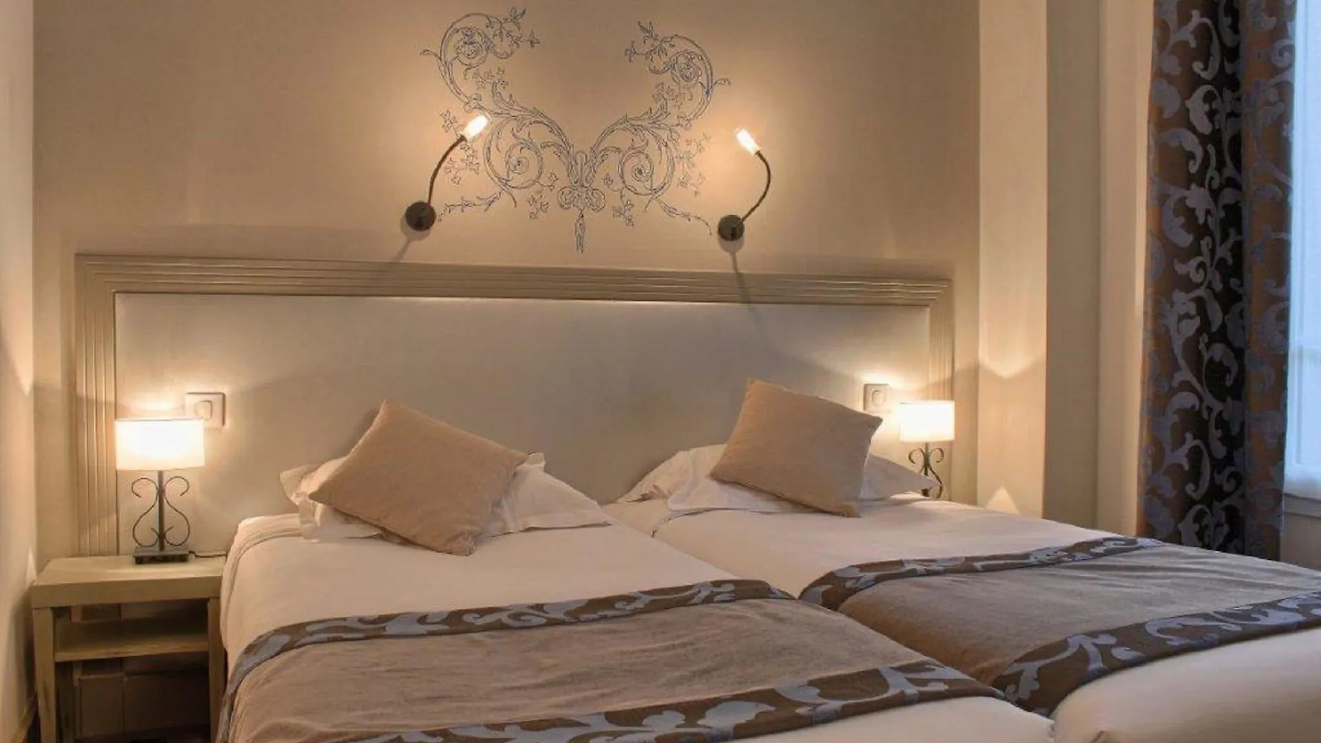 Hotel Foch Paris
