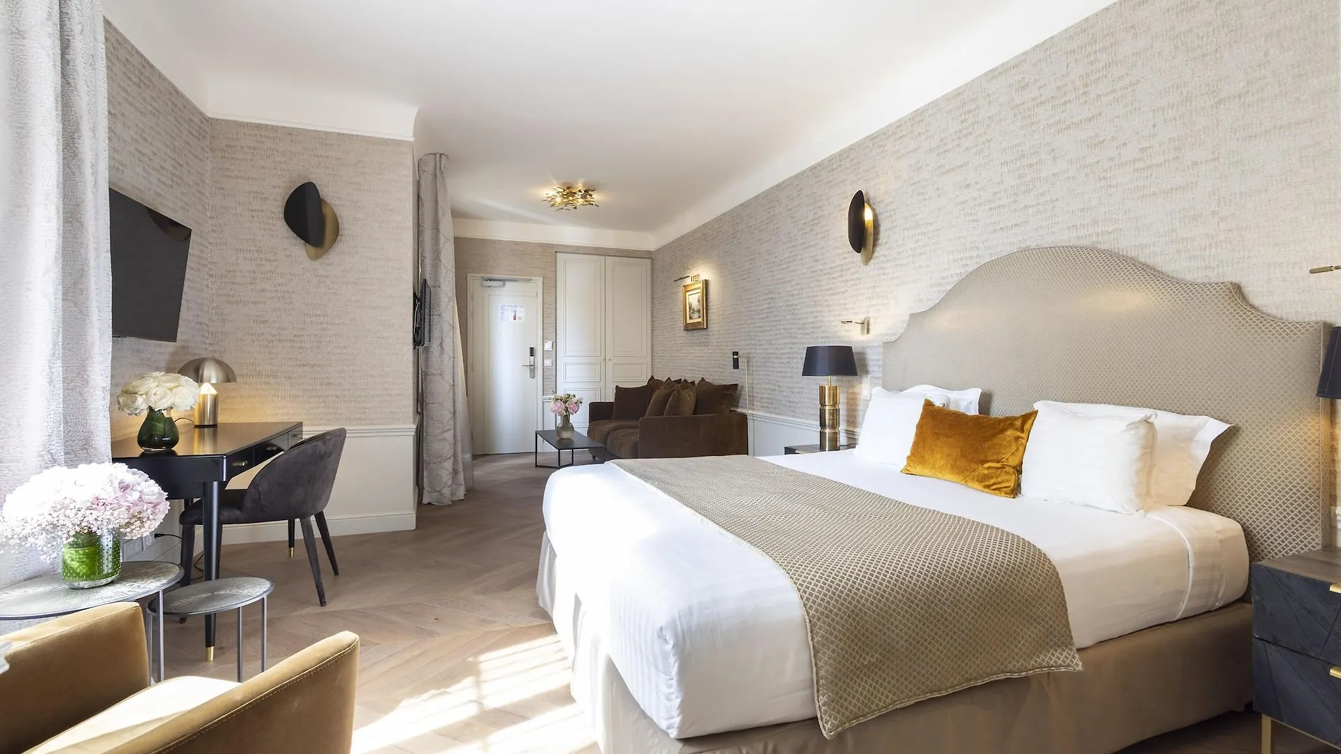 Hotel Foch 4*