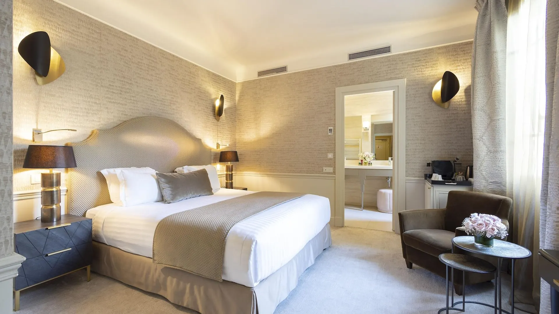 Foch Hotel
